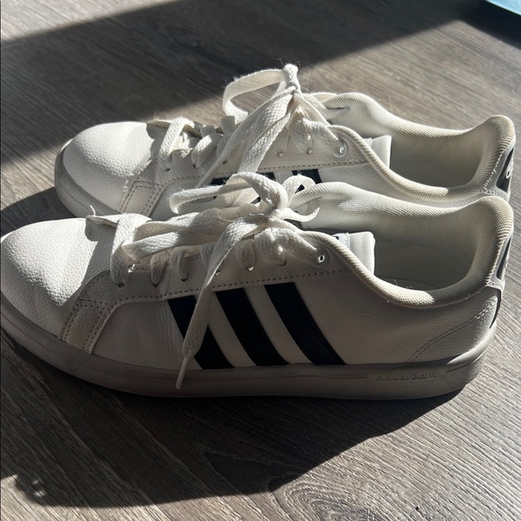 Adidas Classic White and Black Sneakers - Picture 3 of 6